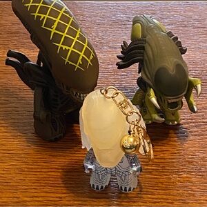 👽AVP Alien vs Predator Titans Xenomorph 2015 2016 Vinyl Figure Glow Keychain LOT